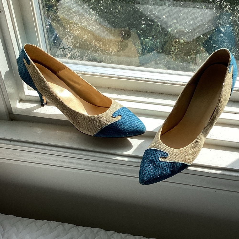 Vintage Elegant Blue and Tan Women's Heels size 10